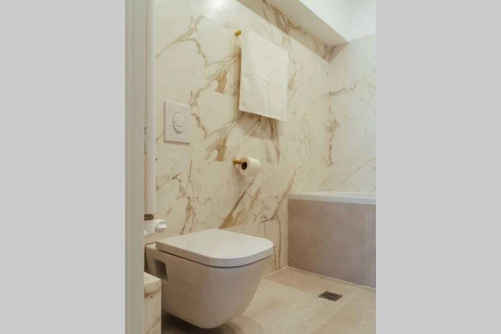 Panoramic Apartment - 4BR - Piata Unirii Bucarest Extérieur photo