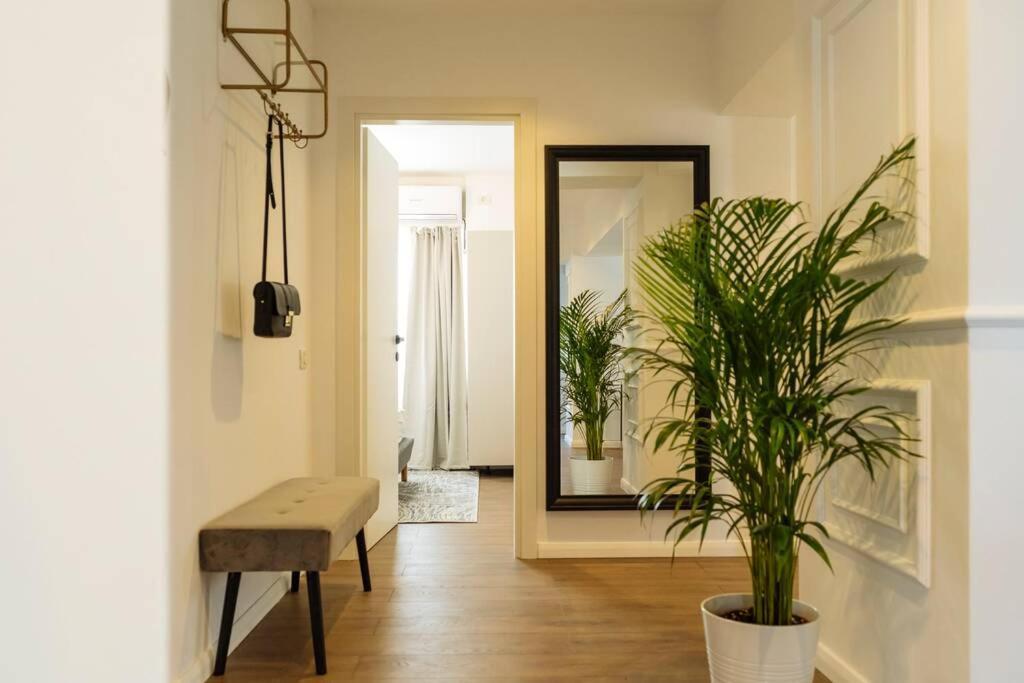 Panoramic Apartment - 4BR - Piata Unirii Bucarest Extérieur photo